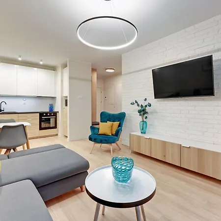 Grano - Pool, Sauna, & Parking By Downtown מלון דירות 4*