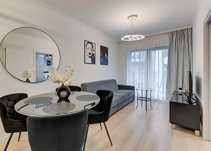 Grano - Pool, Sauna, & Parking By Downtown מלון דירות 4*