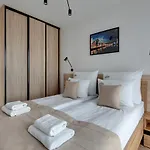 Grano - Pool, Sauna, & Parking By Downtown アパートホテル 4*