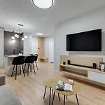 Aparthotel Grano - Pool, Sauna, & Parking By Downtown Gdańsk