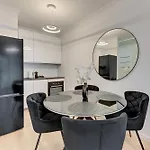 Aparthotel Grano - Pool, Sauna, & Parking By Downtown Gdańsk
