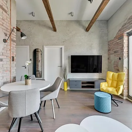 Grano - Pool, Sauna, & Parking By Downtown Apartment