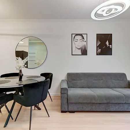 Aparthotel Grano Free Parking & Additional By Downtown