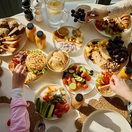 Grano - Pool, Sauna, & Parking By Downtown 公寓式酒店 4*