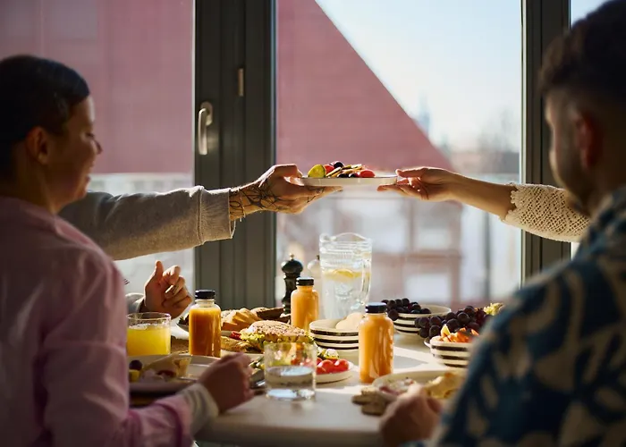 Grano - Pool, Sauna, & Parking By Downtown 公寓式酒店