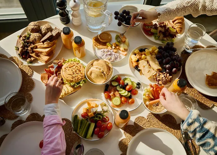 Grano - Pool, Sauna, & Parking By Downtown 公寓式酒店 4*