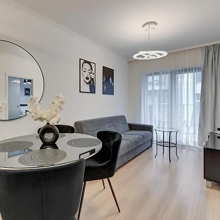 Grano - Pool, Sauna, & Parking By Downtown Διαμέρισμα *